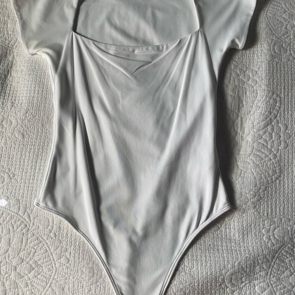 Aritzia Babaton Soft White Bodysuit